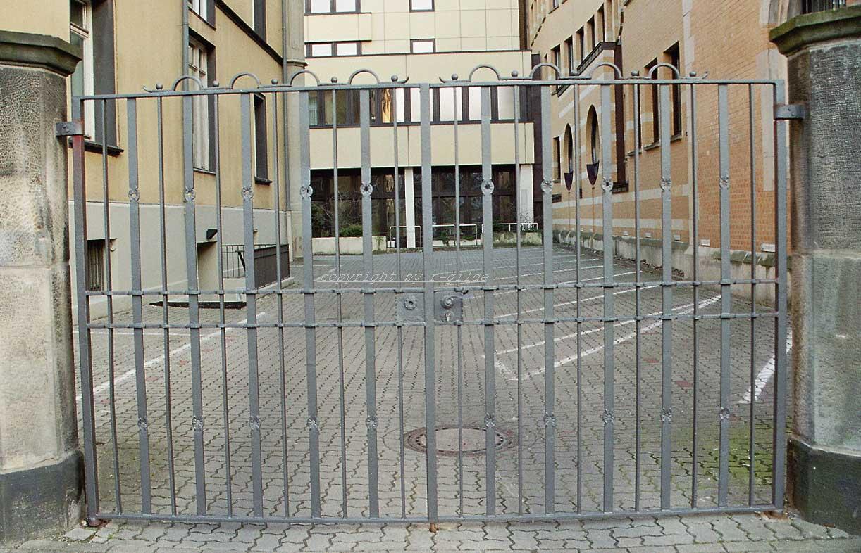 081705 De Ni Hannover