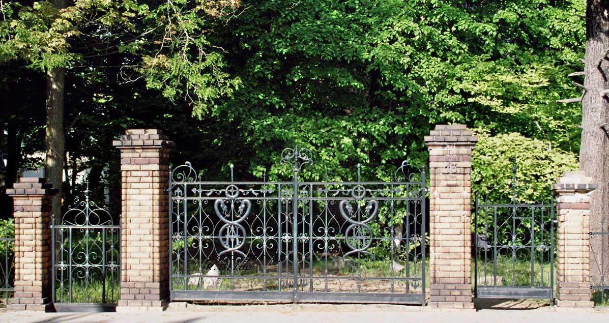 0818080 DE BB D�bern Fosrt